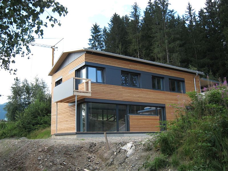 Haus in Aurach (Tirol), Holzrahmenbauweise mit außenliegender Dämmung